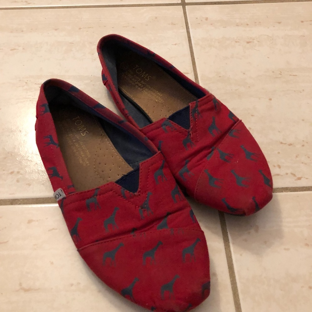 Red Giraffe Women's Toms